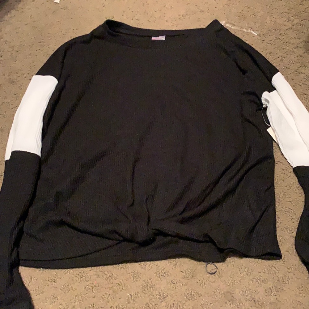 Long sleeve crop